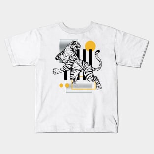 Retro 80s Black & Gold Tiger on the Attack // Vintage Geometric Shapes Background Kids T-Shirt